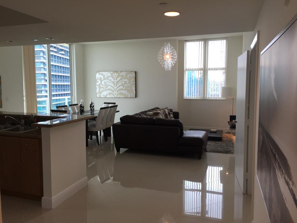 Lyx Suites At One Broadway In Brickell Miami Exteriér fotografie