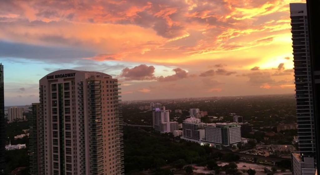 Lyx Suites At One Broadway In Brickell Miami Exteriér fotografie