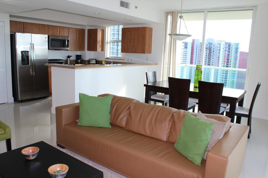 Lyx Suites At One Broadway In Brickell Miami Exteriér fotografie